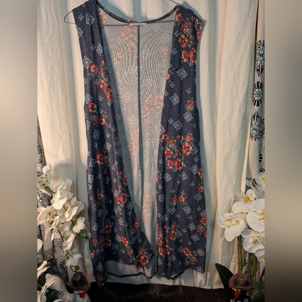 Honey and Lace Floral Patterned Vest - Blue and Red